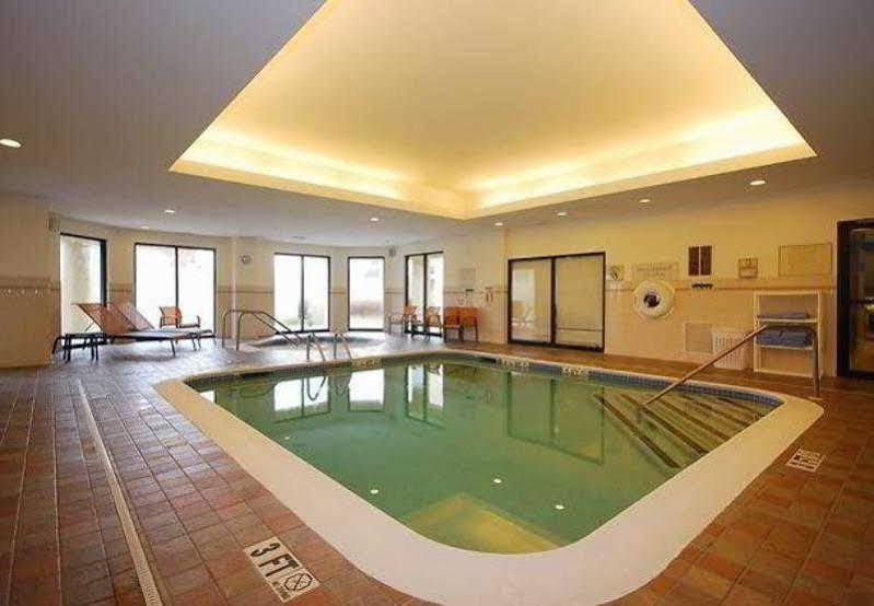 Готель Courtyard Boston Raynham Екстер'єр фото